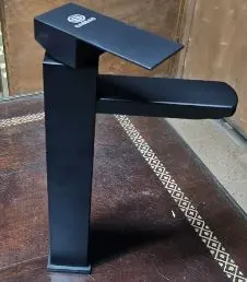 Mitigeur lavabo carre noir GM SANBAO