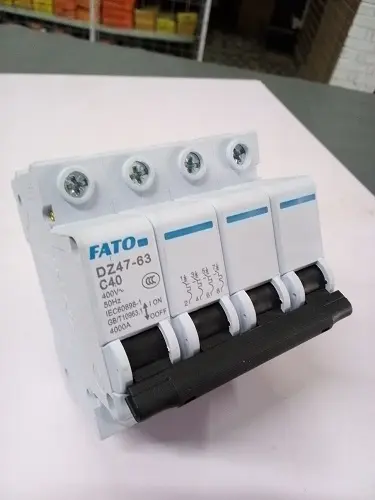 Disjoncteur 4P 40A FATO