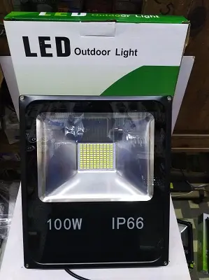 Projecteur Led Noir 100W IP66 BSM