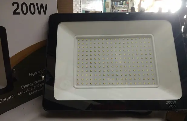 Projecteur Led Noir 200W IP66 