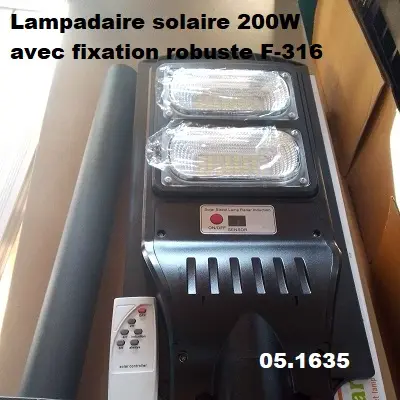 Lampadaire solaire 200W avec fixation robuste F-316 ROHS